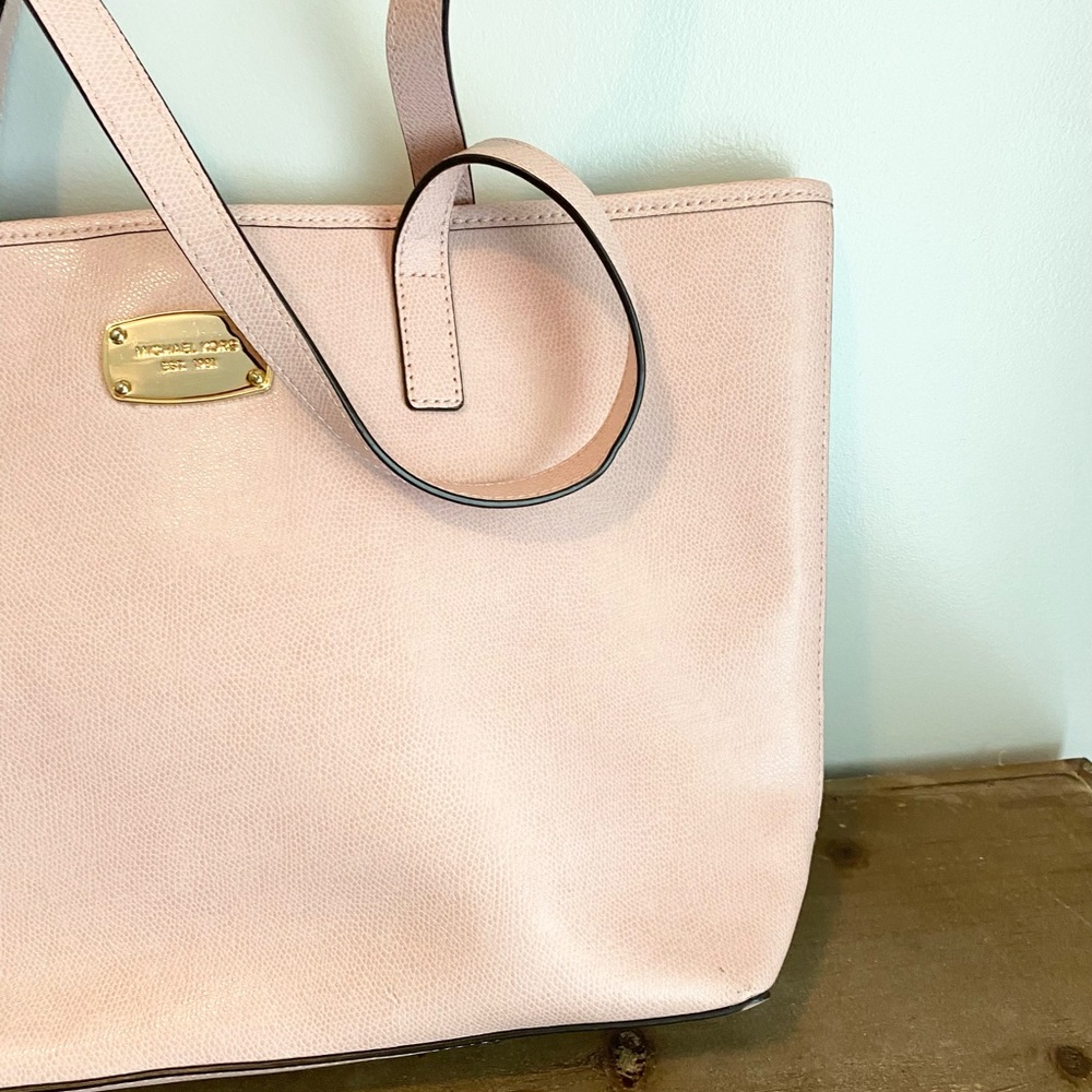 Michael Kors Jet Set Leather Tote - Picture 3 of 8